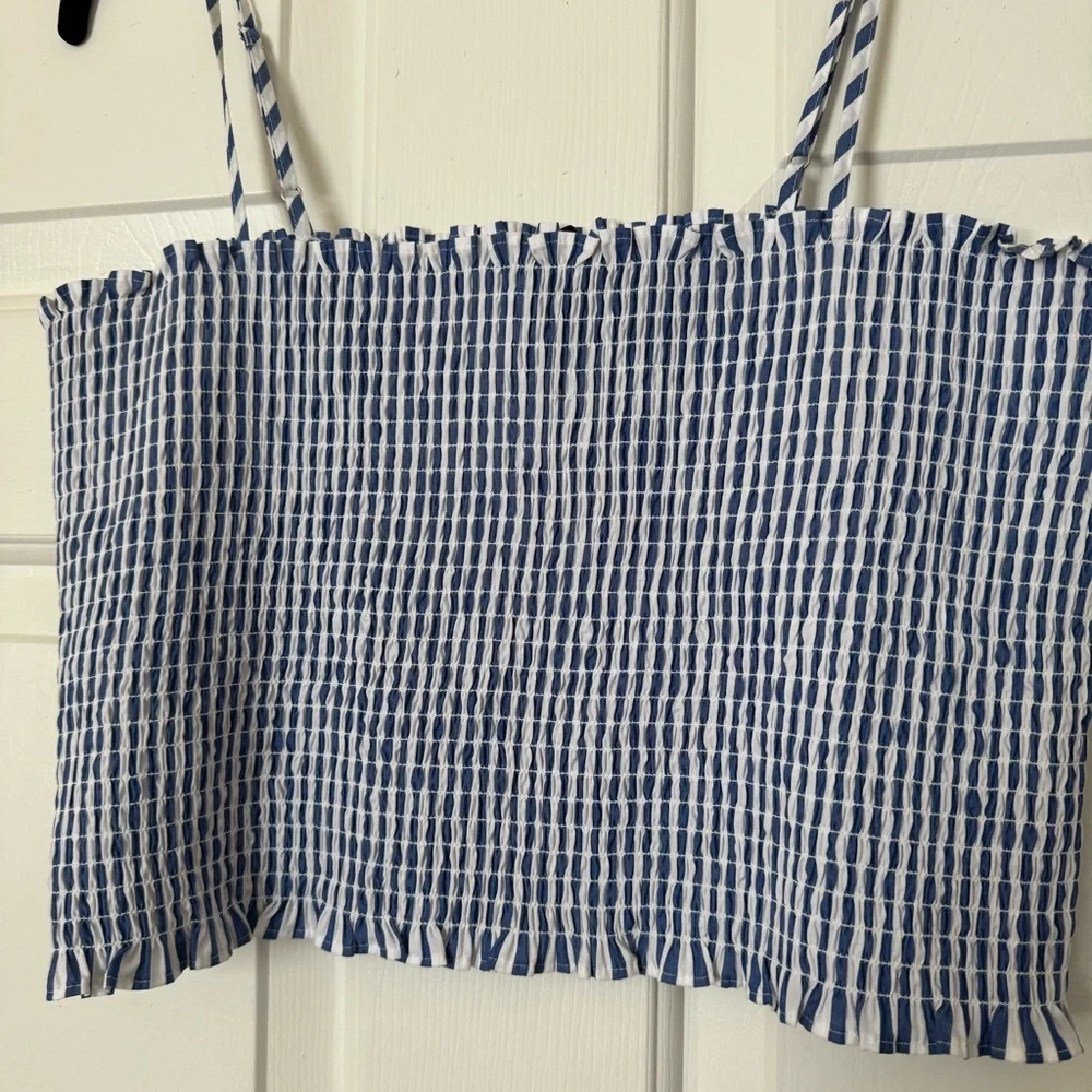 Express Striped Ruched Crop Top - Picture 2 of 6